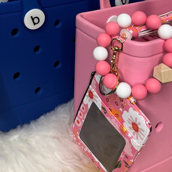 NWT Bogg Compatible Wristlet Pink Floral OS - Picture 1 of 6